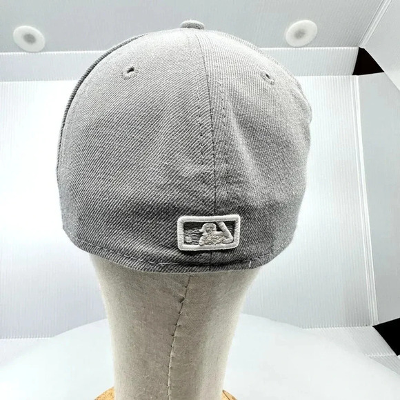 New Era Men's Hat New York Yankees 59Fifty MLB Flat Bill Fitted Gray Size 7 - Picture 2 of 6